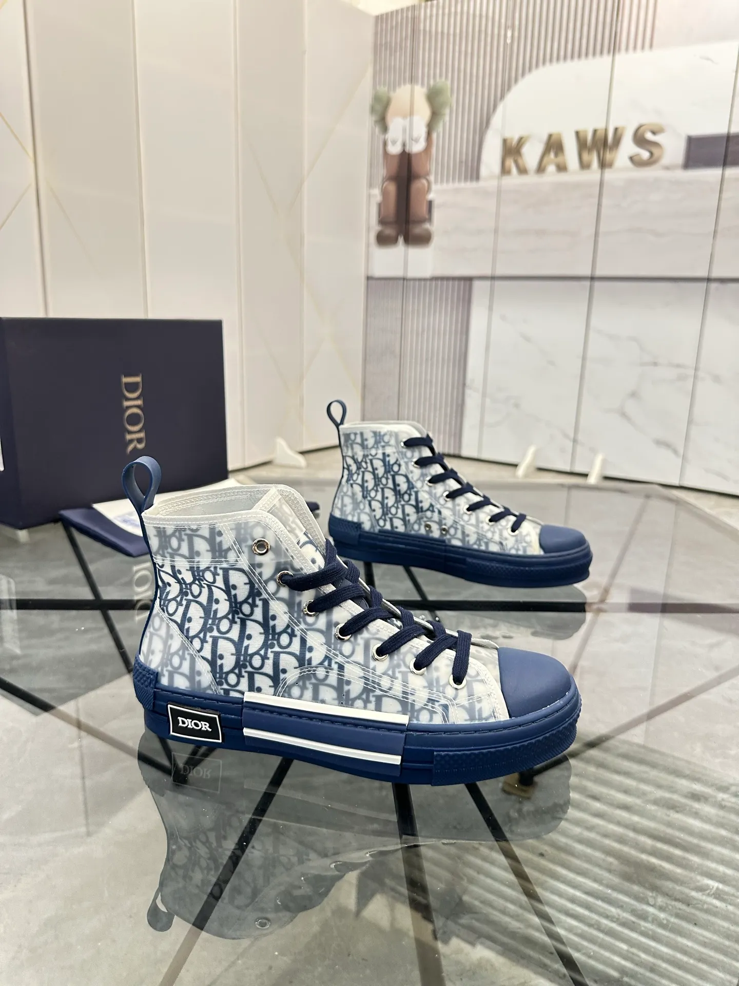 Selling men's shoes 💰: 💰P440¥ Product trademark: Dio* "Dior*" high-top casual shoes Regular size: 36-45 (can be customized to 46) Couple style B23 Product materials: Upper imported original fabric, breathable lining, original outsole. No.: 007